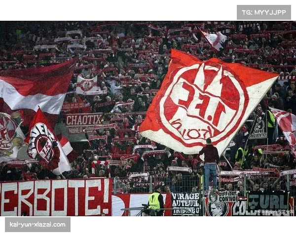 联赛争冠格局渐明 埃因霍温攻势足球风格占得先机 联赛争冠格局渐明 埃因霍温攻势足球风格占得先机